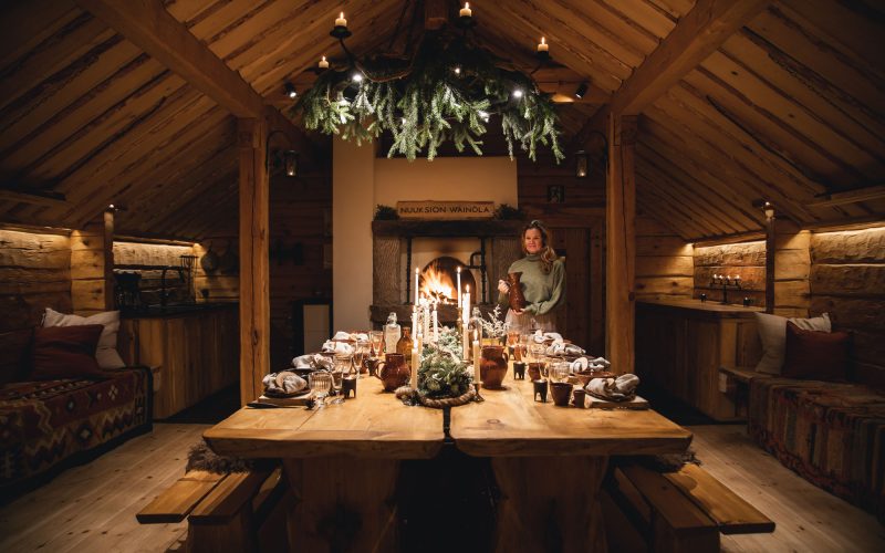 wainola-kattaus-tarjoilija-kaukaa-nuuksion-taika-2000