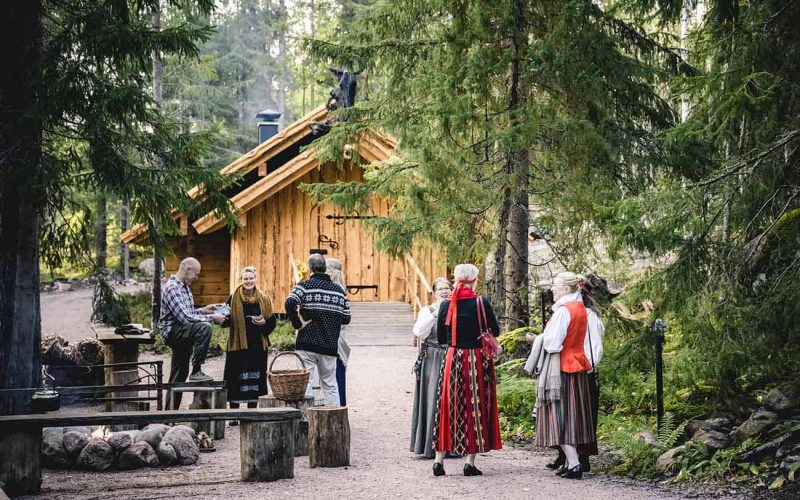 wainolan-virkistyspaivat-nuotiolla-nuuksion-taika.1300